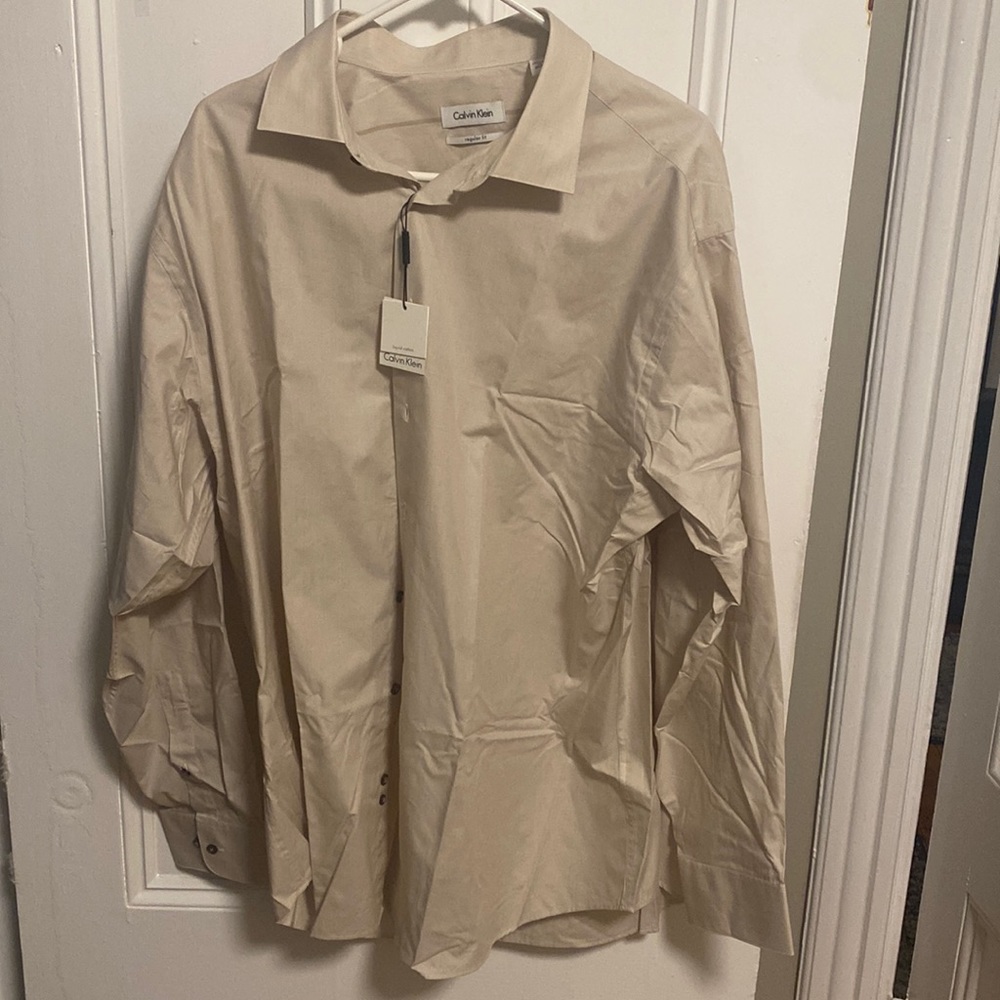 Collar 18, Length34/35, Tan Calvin Klein button down